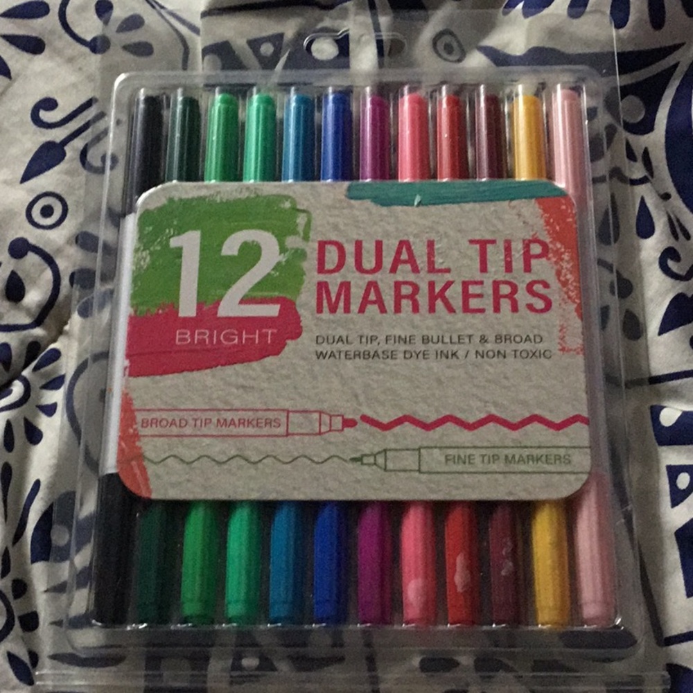 Bright Dual Tip Markers Set